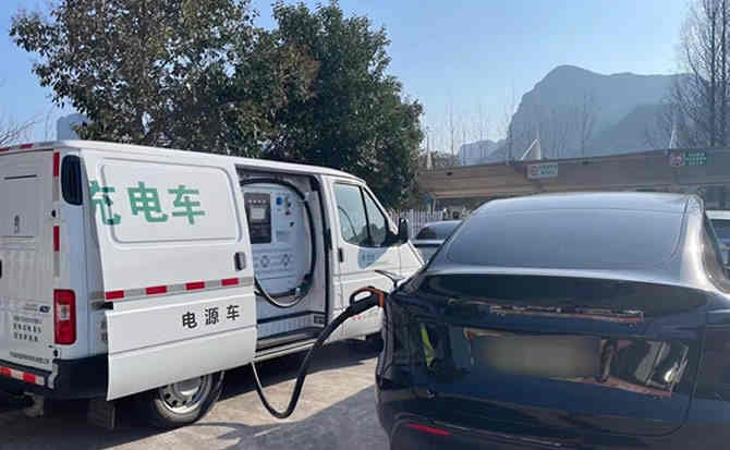回民区汽车搭电